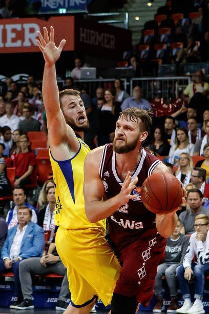 科维奇以持 科维奇以持